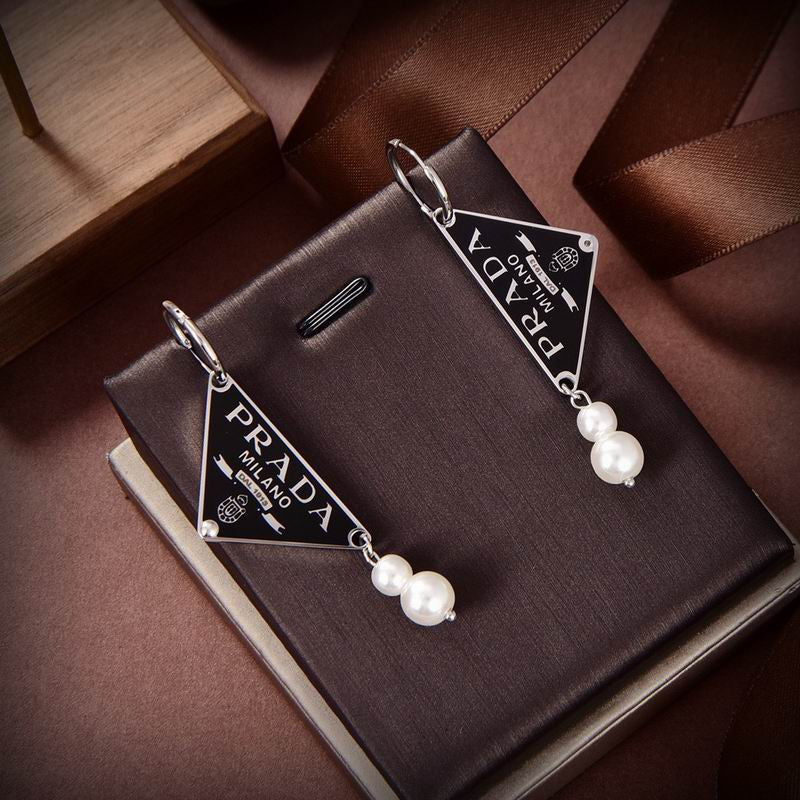 Pra Signature Earring With Pearls