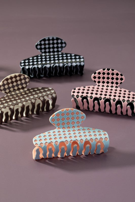 checker pattern hair claw clip