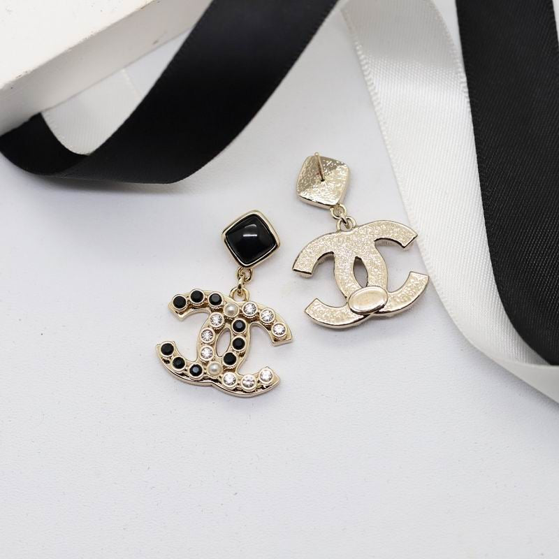 Chacha Black and Pearl Earrings