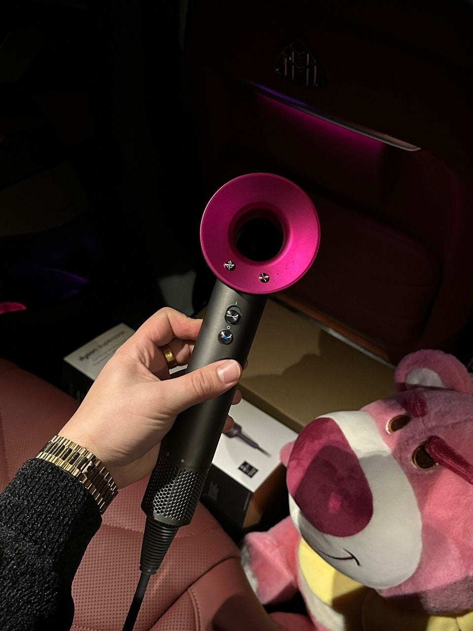 Dy Hairdryer