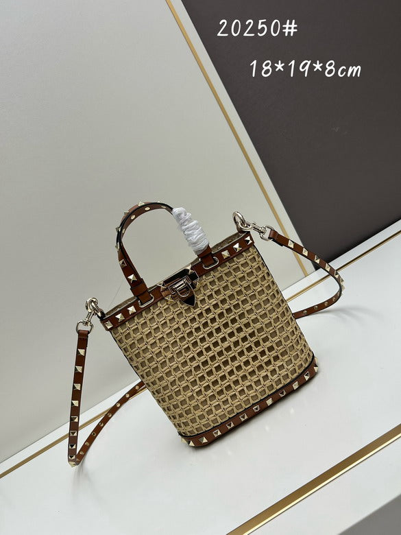 Val Rockstud Woven Bag