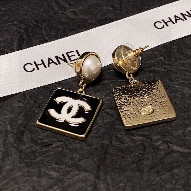 Chacha Pearl Box Drop Earrings