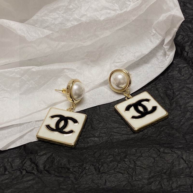 Chacha Pearl Box Drop Earrings