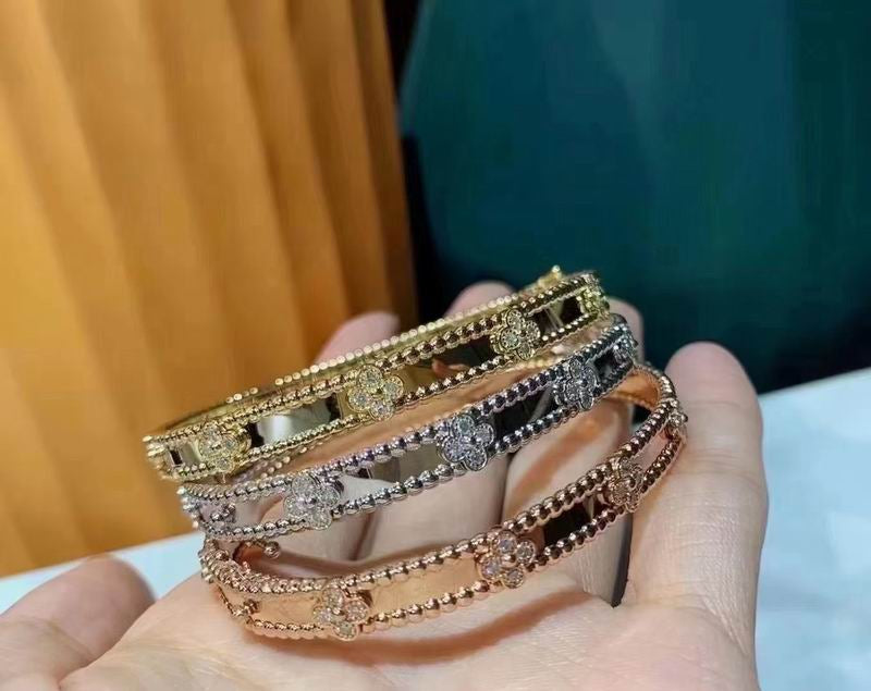 Van C Bangle Bracelet