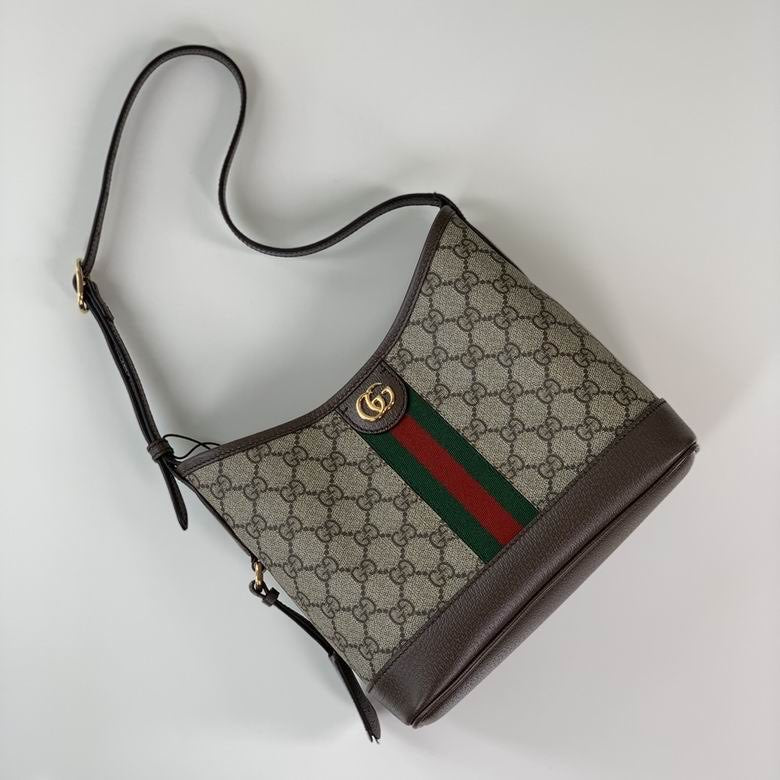 GG Classic Shoulder Bag