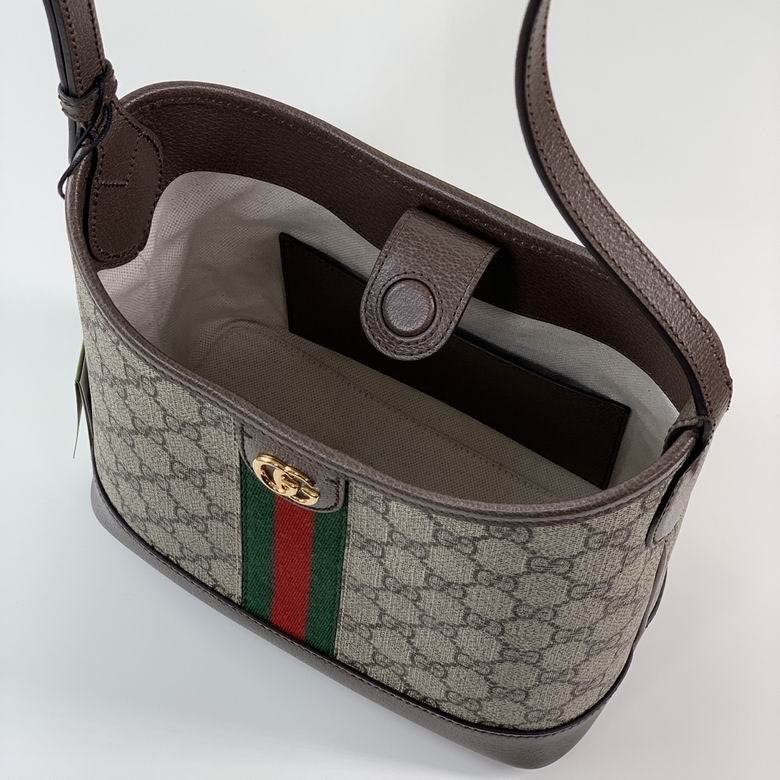 GG Classic Shoulder Bag